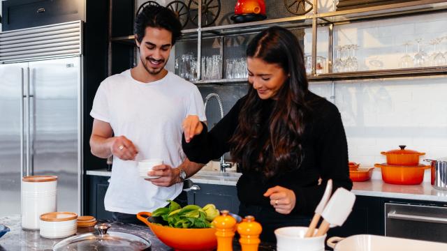 Couple qui cuisine